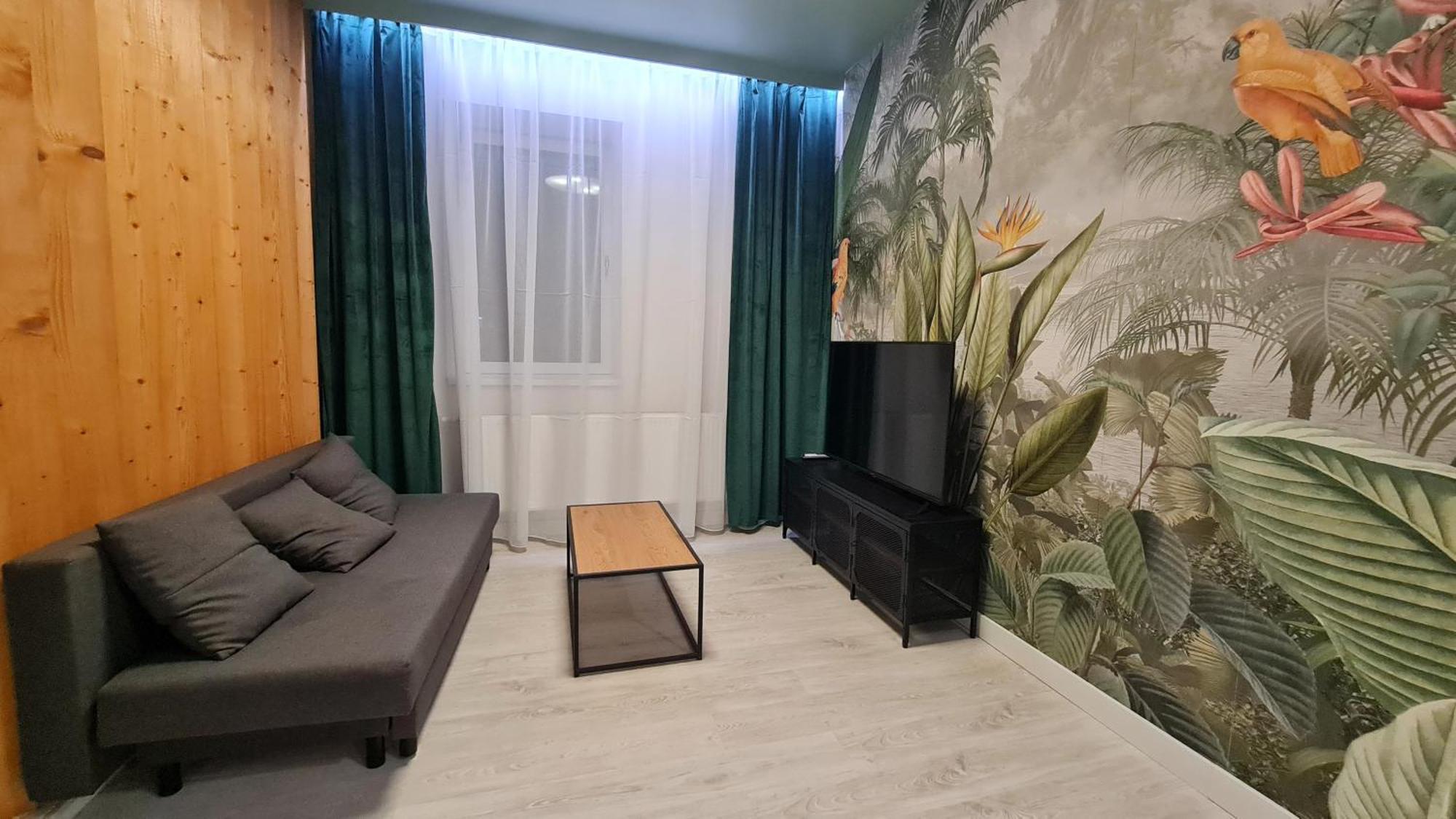 Quiet Street 11/2e Apartment